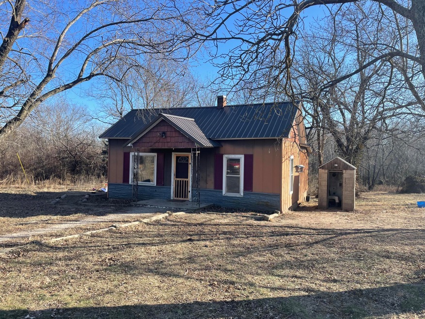 ADC0586C-1658-4CD6-AF29-3BA19F972780