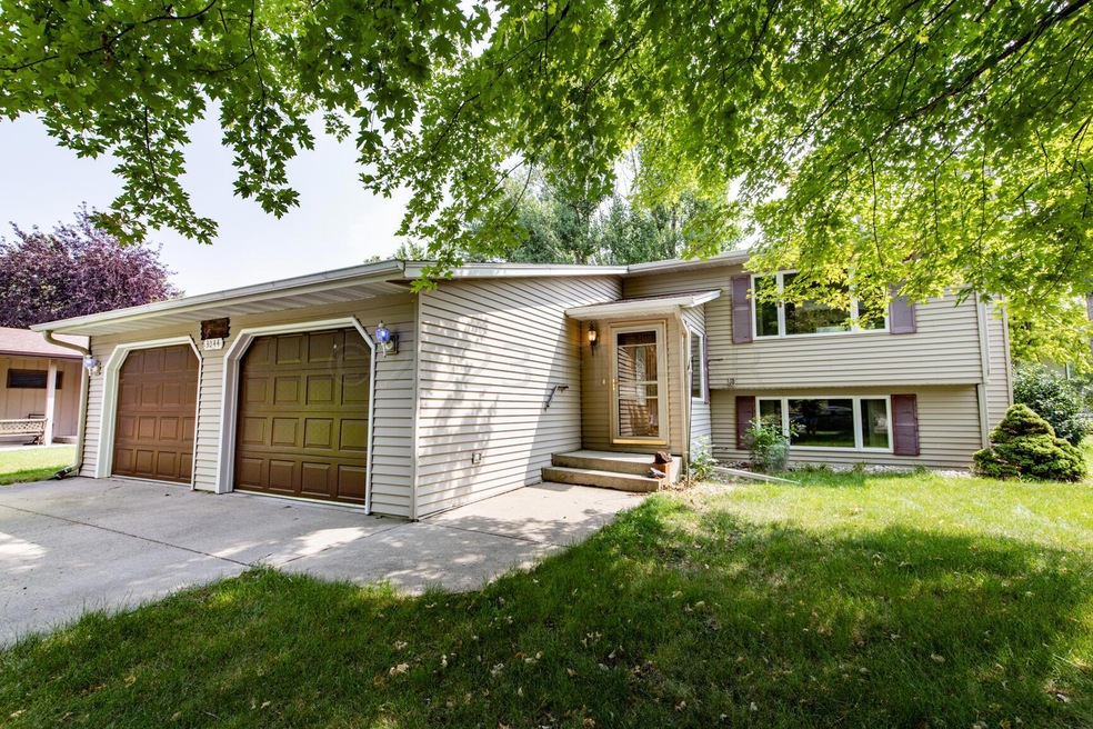 3044 21st St S, Fargo, ND 58103 MLS 233621