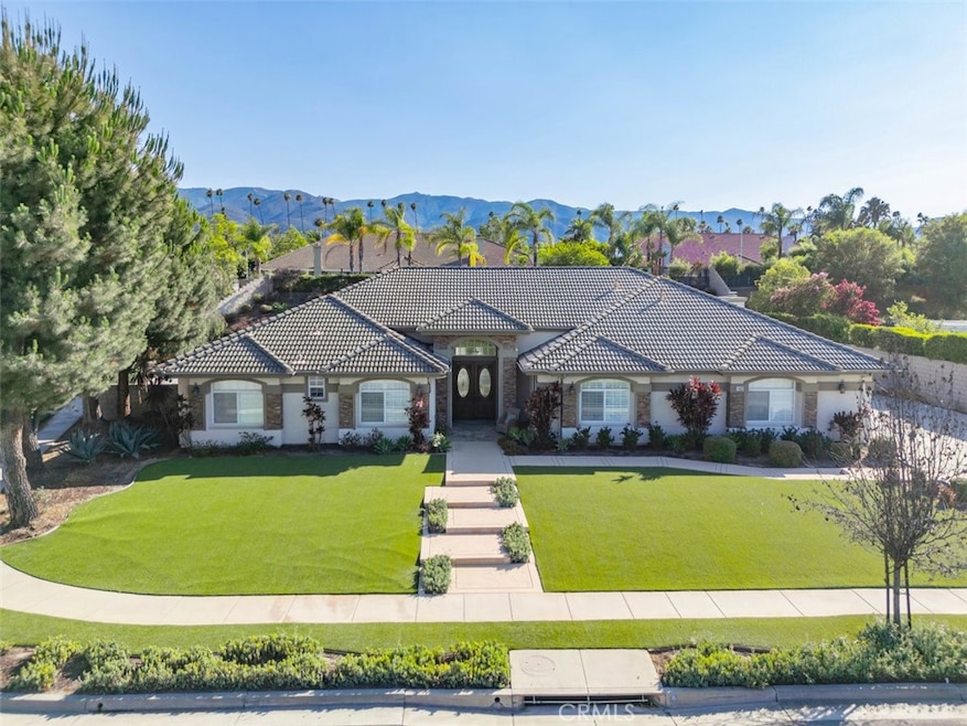 Pending $1,900,000 • Co-Listing Agent