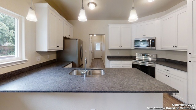 1070 E Cedar St unit 1, Seguin, TX 78155 - photo 1