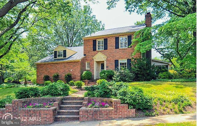 300 Crown View Dr, Alexandria, VA 22314 - photo 1