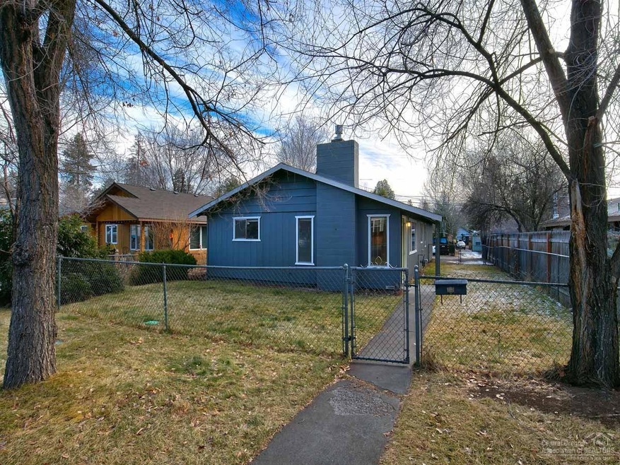 830 NW 12th St, Bend, OR 97701 - photo 1