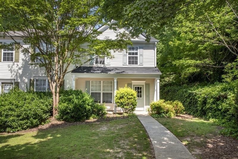 CHARMING THREE BEDROOM END UNIT TOWNHOME AT TERREL