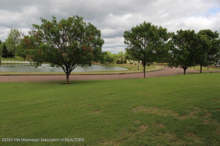 0 E Jefferson Loop unit 2331887, Hernando, MS 38632 - photo 1