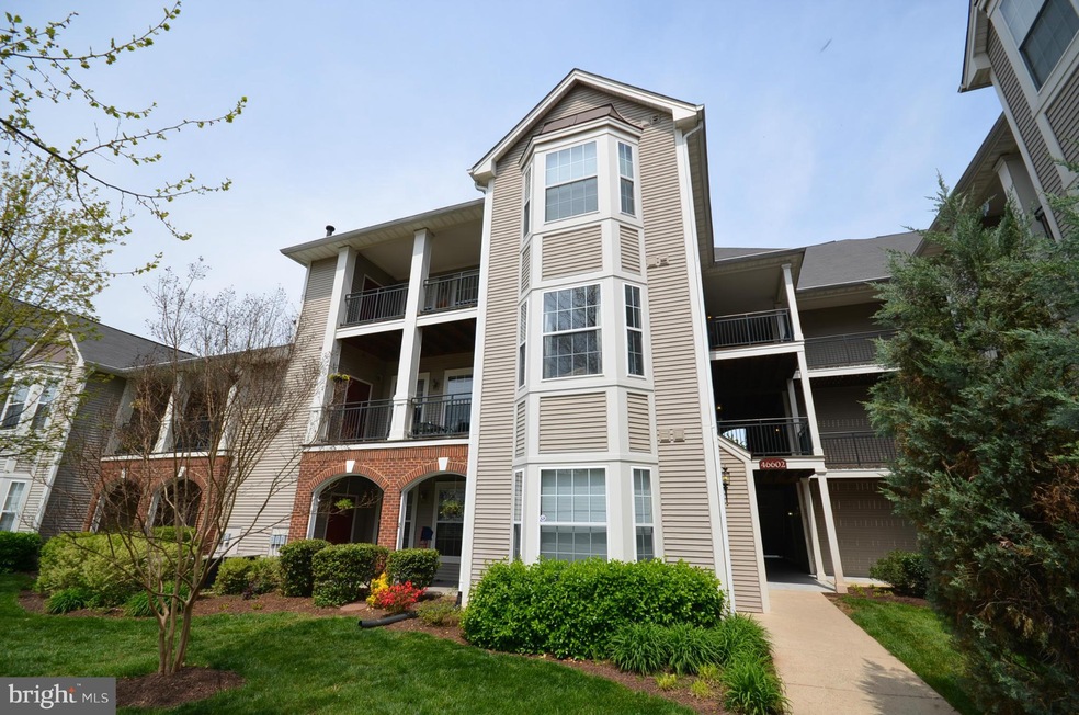 46602 Ellicott Square unit 200, Sterling, VA 20165 - photo 1
