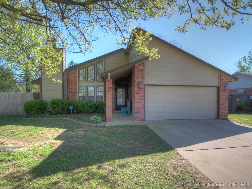 13747 S Glen St, Glenpool, OK 74033 - photo 1