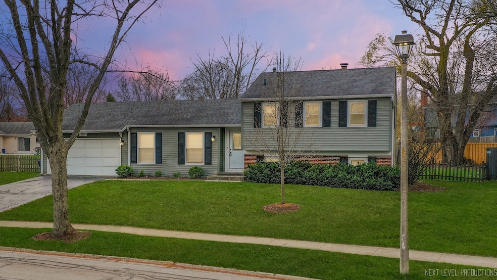 1931 Ridgefield Ln, Naperville, IL 60565 - photo 1