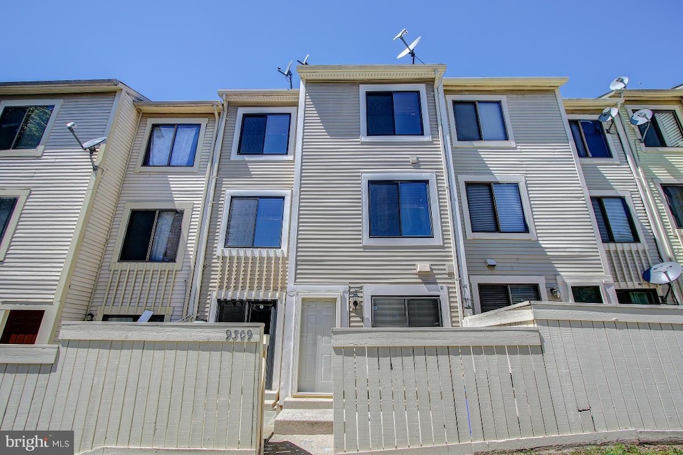 9309 Jarrett Ct, Montgomery Village, MD 20886 - photo 1