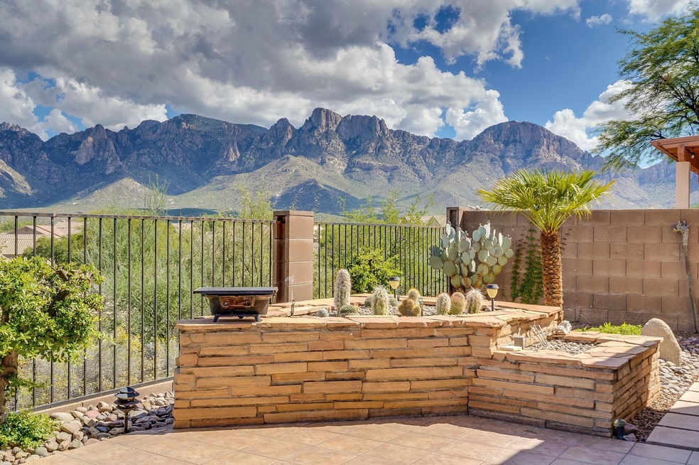 Enjoy the splendid VIEWS from your priva