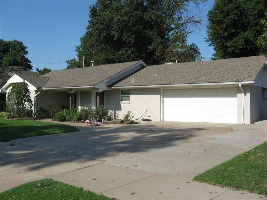5009 N Vermont Ave, Oklahoma City, OK 73112 - photo 1