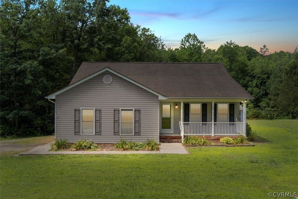 25136 Harmony Ct S, Ruther Glen, VA 22546 - photo 1