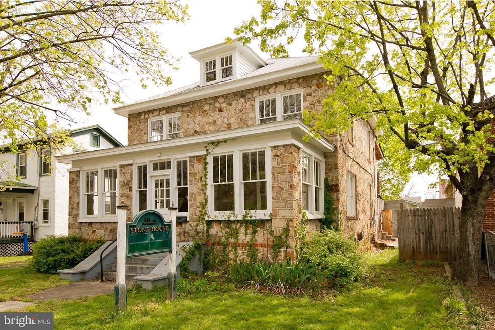 811 N Royal Ave, Front Royal, VA 22630 - photo 1