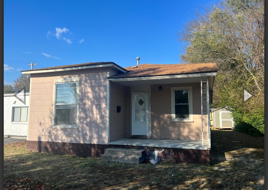 2551 W Grand St, Springfield, MO 65802 - photo 1