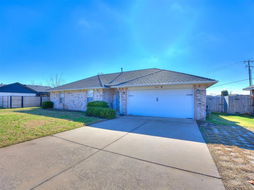 104 SE 34th St, Moore, OK 73160 - photo 1