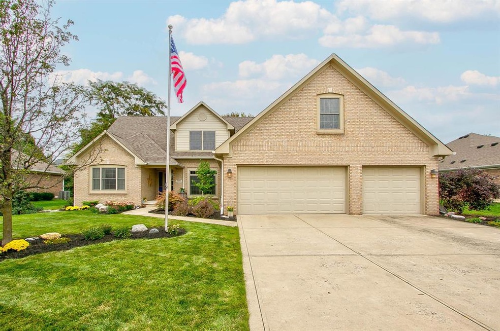 6686 Woodcrest Dr, Avon, IN 46123 - photo 1