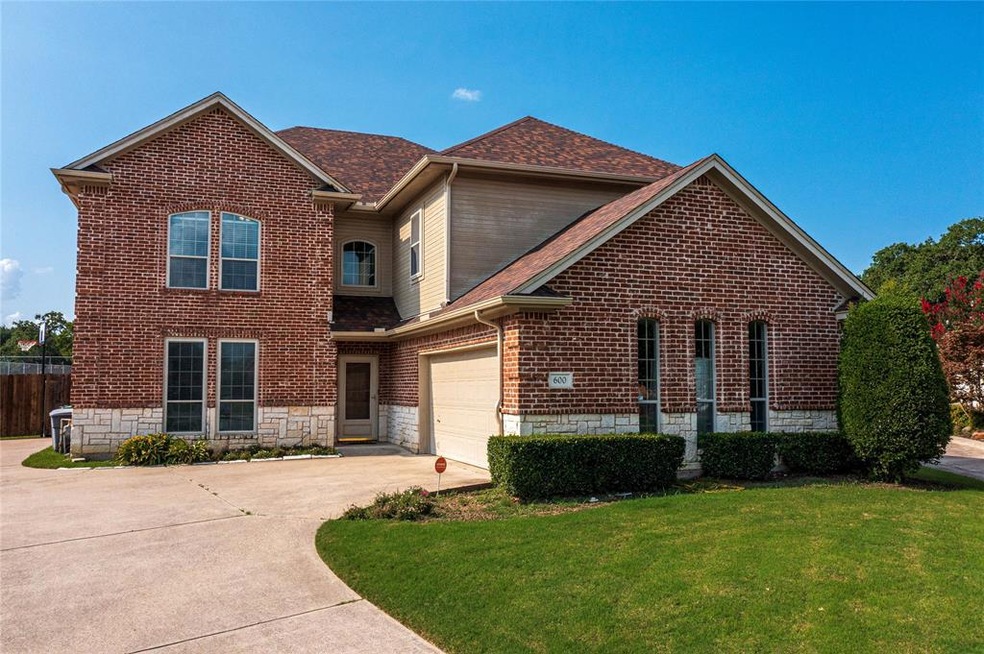 600 Trails End Ct, Hurst, TX 76054 - photo 1