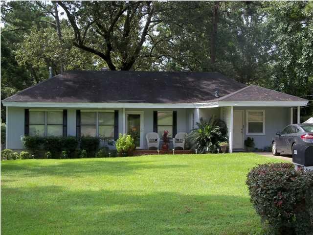 Charming cottage in the lovely Skyland Park featur