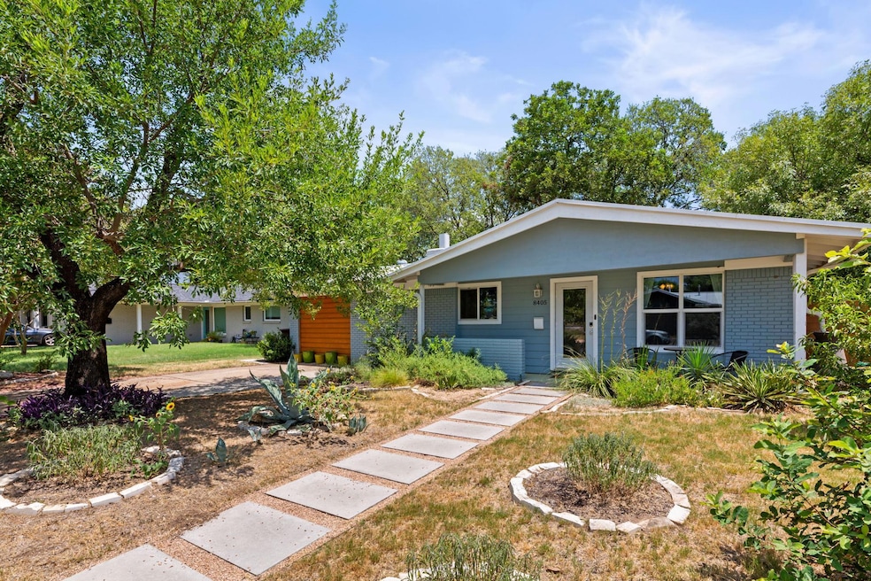 8405 Rockwood Ln, Austin, TX 78757 - photo 1