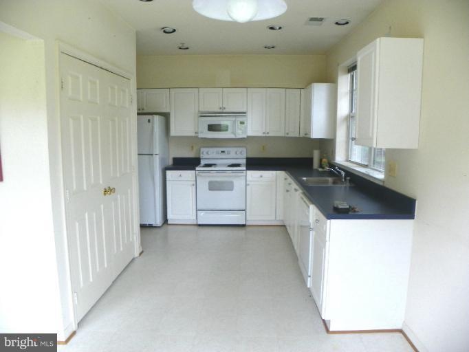 2504 Revere Ct, Crofton, MD 21114 - photo 1