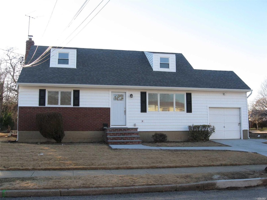 101 Sagamore St, Freeport, NY 11520 - photo 1