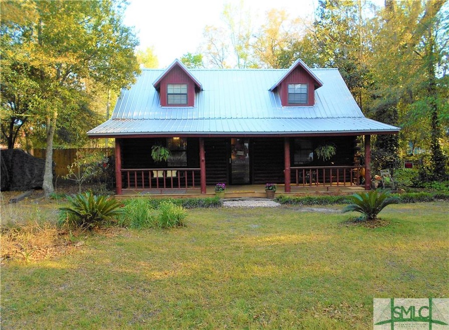Exterior Front - Adorable Log Cabin with lots of c