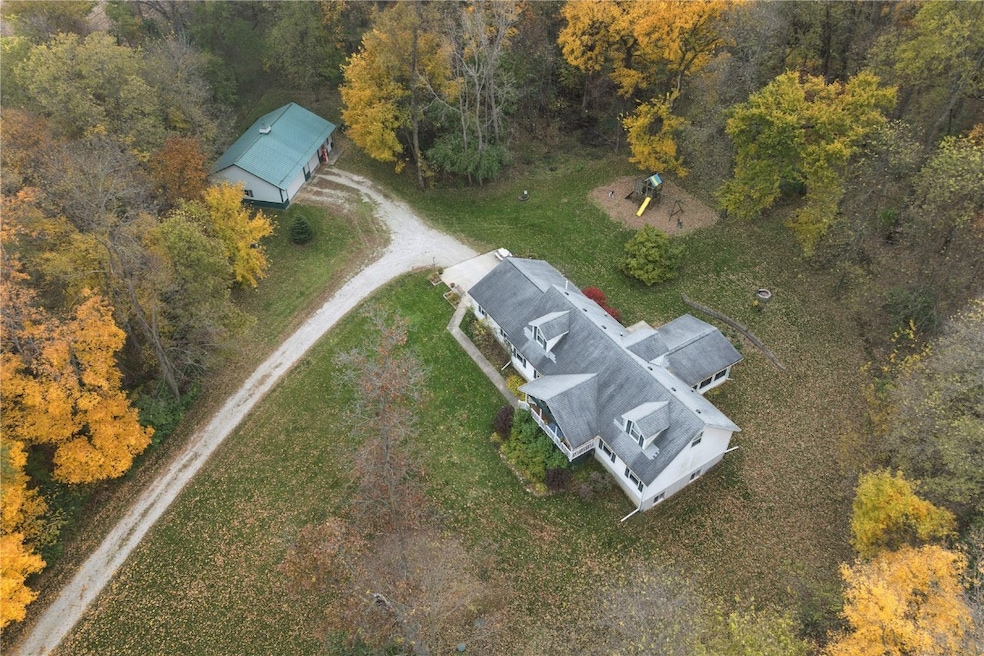 2886 Lynne Ln, Alburnett, IA 52202 - photo 1