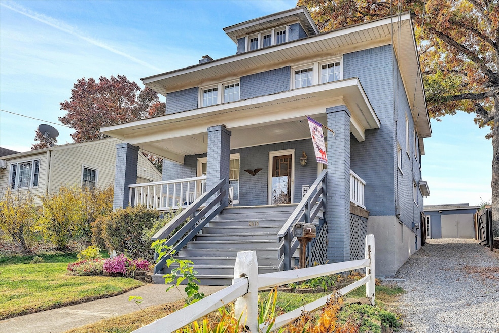 2010 Wayne St NE, Roanoke