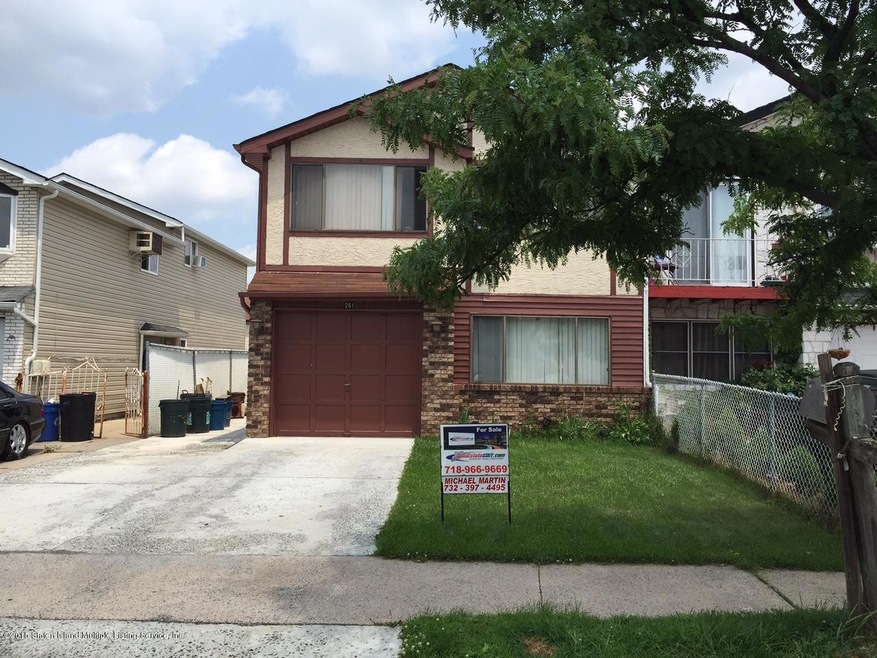 261 Ada Dr, Staten Island, NY 10314 - photo 1