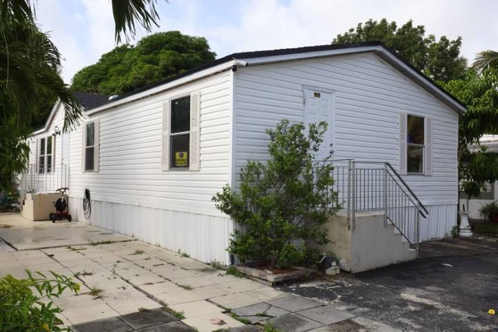 2404 NW 16th Way unit 470, Boynton Beach, FL 33436 - photo 1