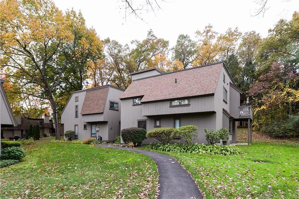 10 Heritage Dr unit 10, Avon, CT 06001 - photo 1