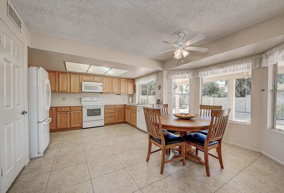 008 Kitchen_1