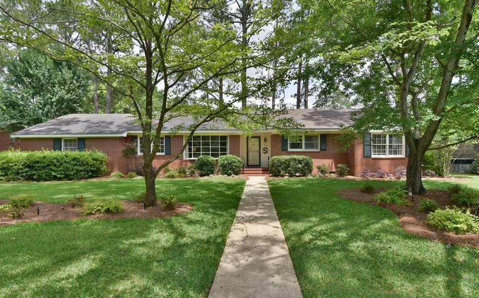 1920 Robinhood Rd, Albany, GA 31707 - photo 1