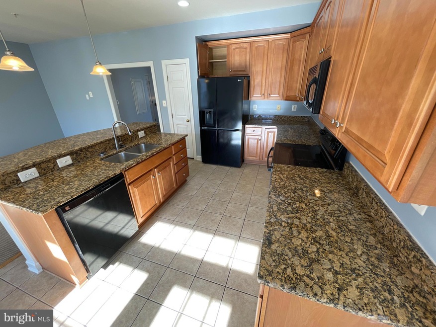 635 Pelican Ave unit 635, Gaithersburg, MD 20877 - photo 1