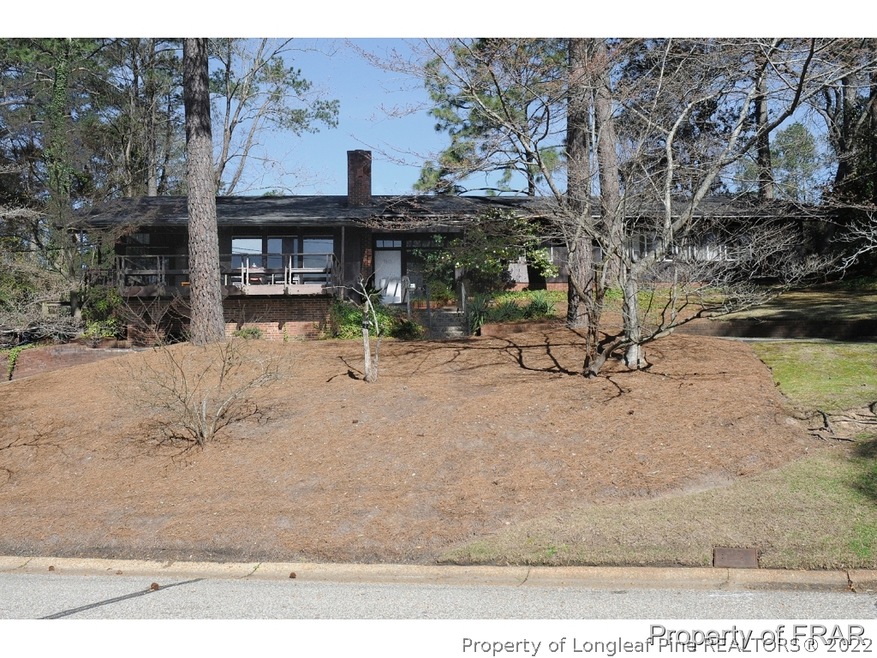 1810 Lakeshore Dr, Fayetteville, NC 28305 - photo 1