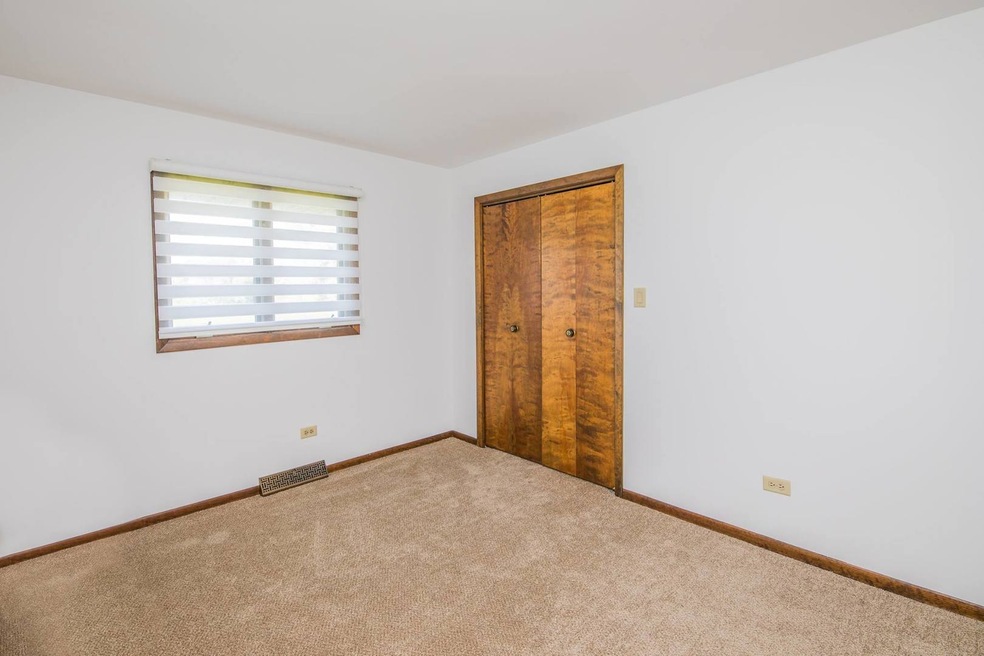 25160 S State Line Rd, Crete, IL 60417 - photo 1