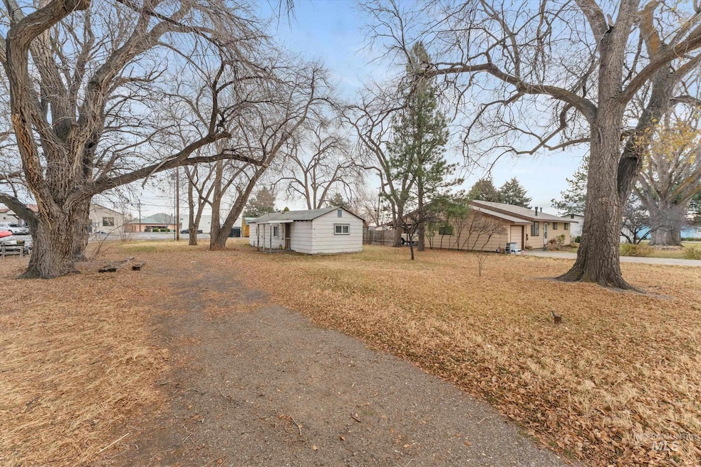 160 N 13th E, Mountain Home, ID 83647 - photo 1