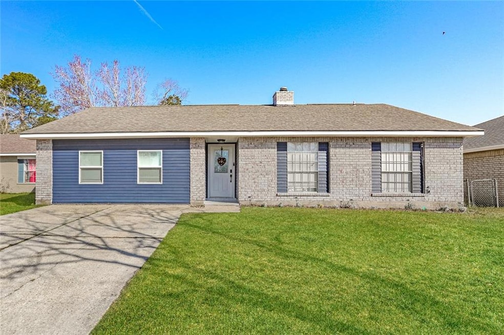 102 Knights Dr, Slidell, LA 70458 - photo 1