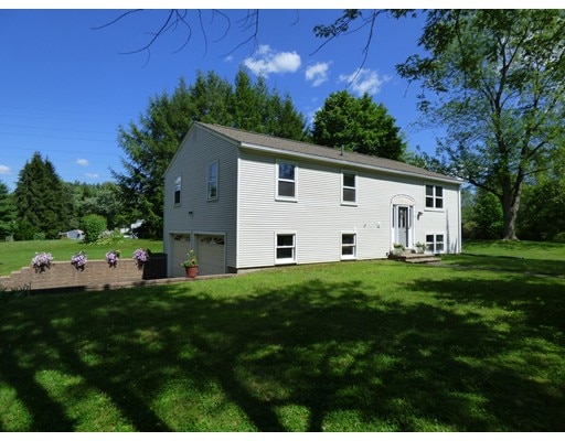 8 Coach Ln, Amherst, MA 01002 - photo 1
