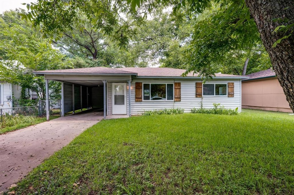 1015 W Florence St, Denison, TX 75020 - photo 1