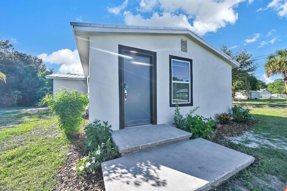 6385 86th Ln, Vero Beach, FL 32967 - photo 1