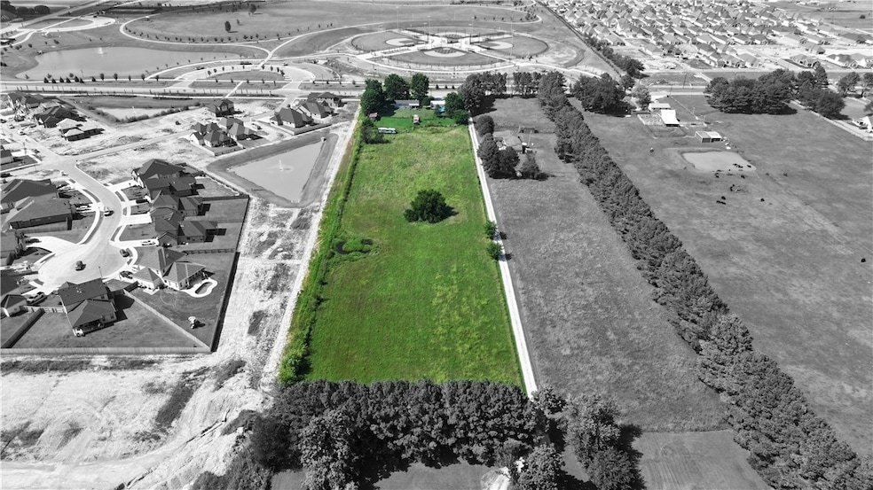 1531 W County Line Rd, Elm Springs, AR 72762 - photo 1