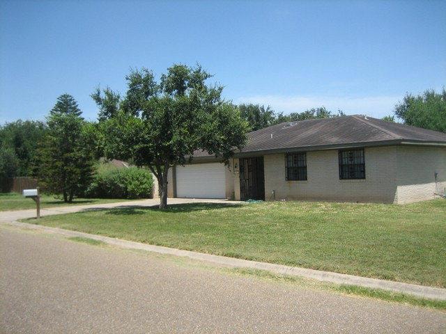 814 Ray St, Donna, TX 78537 - photo 1