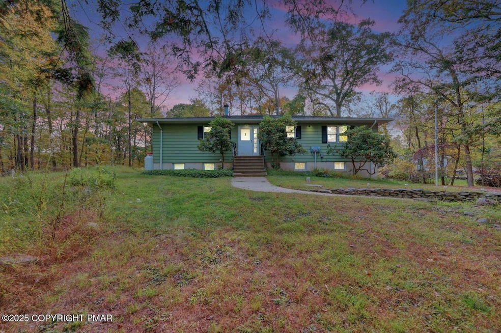 136 Oak Ln, Cresco, PA 18326 - photo 1