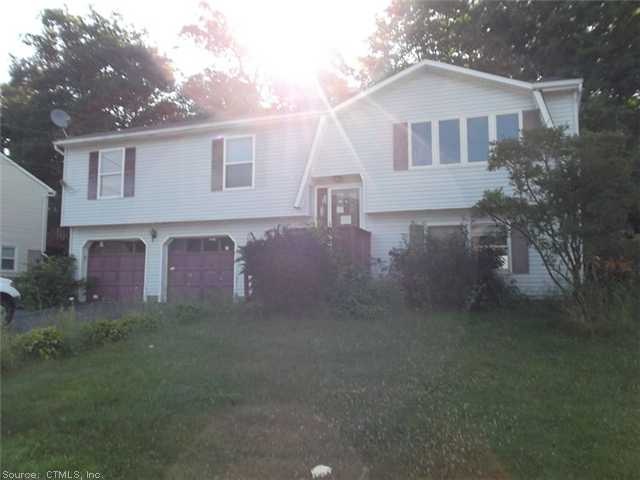 69 Westport Dr, Waterbury, CT 06706 - photo 1