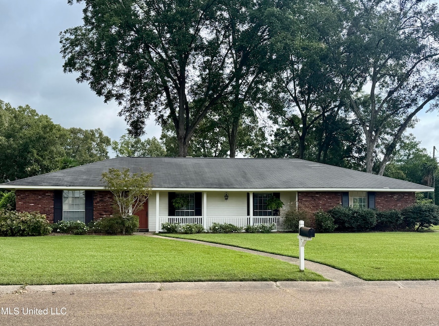 101 N Meadow Rd, Natchez, MS 39120 - photo 1