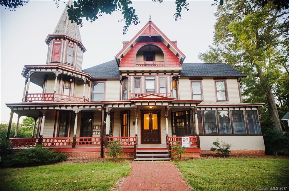 221 Walnut St, Statesville, NC 28677 - photo 1