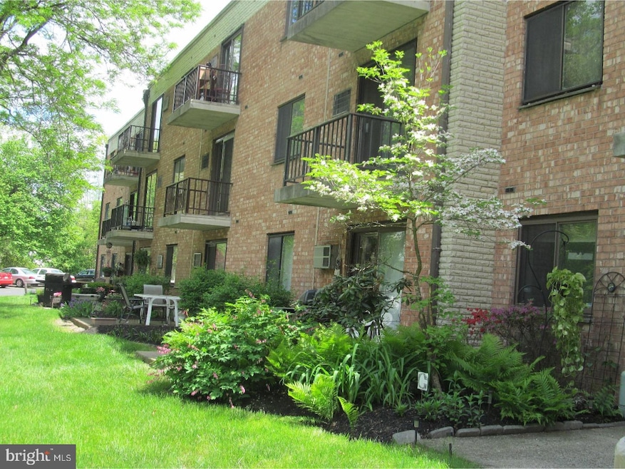 1575 W Street Rd unit 924, Warminster, PA 18974 - photo 1