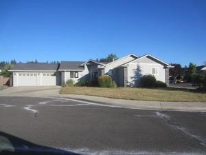 939 SW Princess Cir, Grants Pass, OR 97527 - photo 1