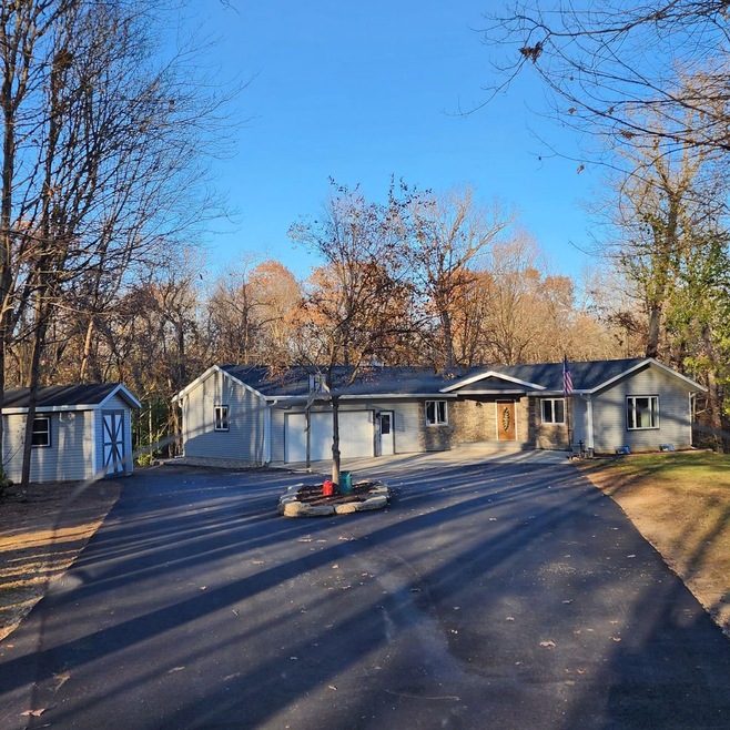 S8185 Woodland Ct, Merrimac, WI 53561 MLS 1967107