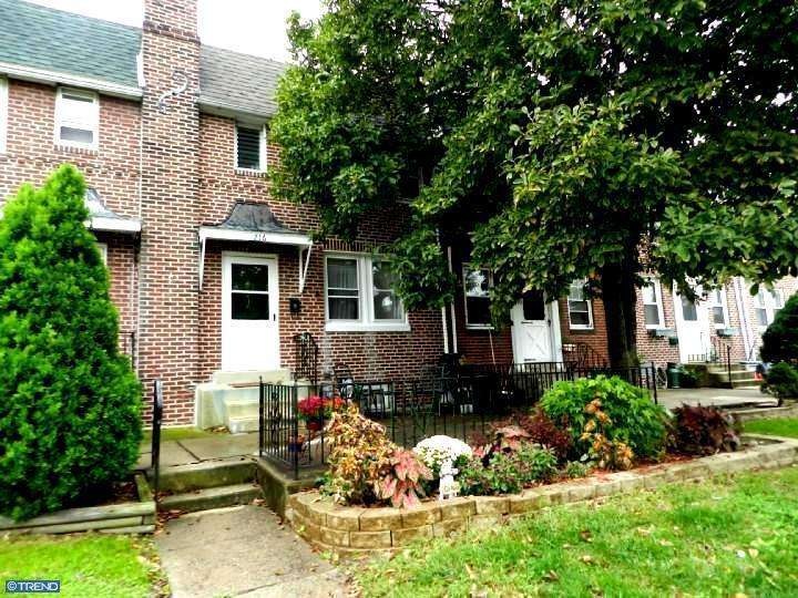 216 E Greenwood Ave, Lansdowne, PA 19050 - photo 1